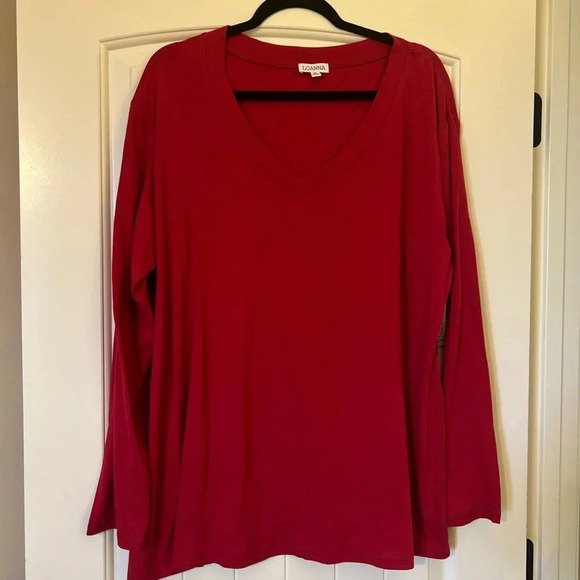 Loanna Red Long Sleeve VNeck Shirt. NWT - Picture 1 of 7